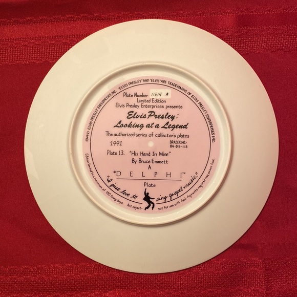 Elvis Presley: Looking at a Legend Delphi Collector Plate - 8 1/2” - Picture 2 of 7